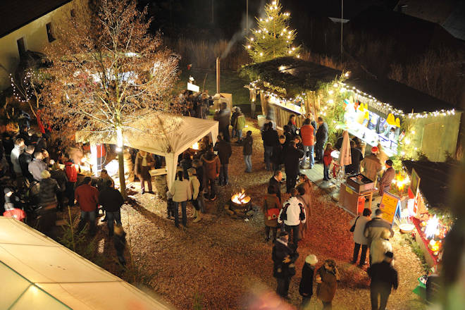 Impressionen vom Weihnachtsmarkt auf Schloss Burgtreswitz in Moosbach