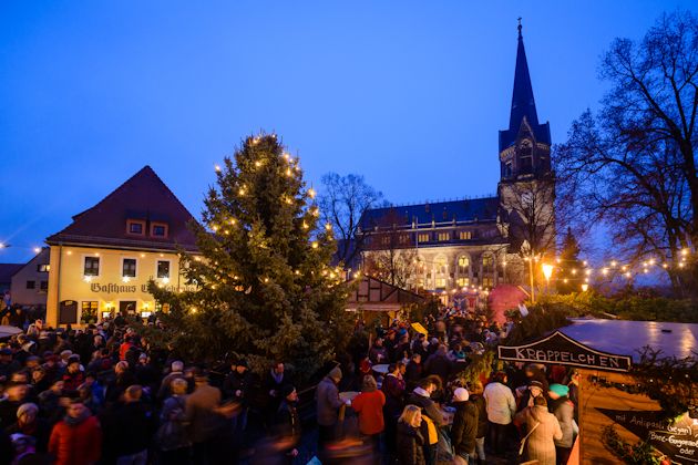 Impressionen vom Weihnachtsmarkt »Lichterglanz & Budenzauber« in Altkötzschenbroda