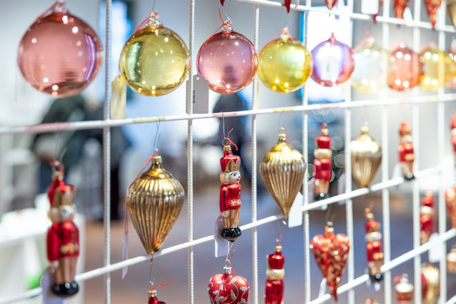Impressionen vom Christbaumschmuckverkauf im LWL-Museum Glashütte Gernheim in Petershagen