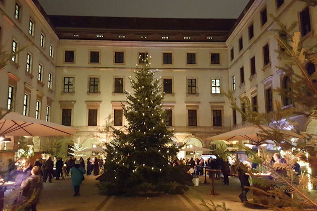 Impressionen vom Christkindlmarkt im Bayerischen Staatsministerium für Ernährung, Landwirtschaft und Forsten in München