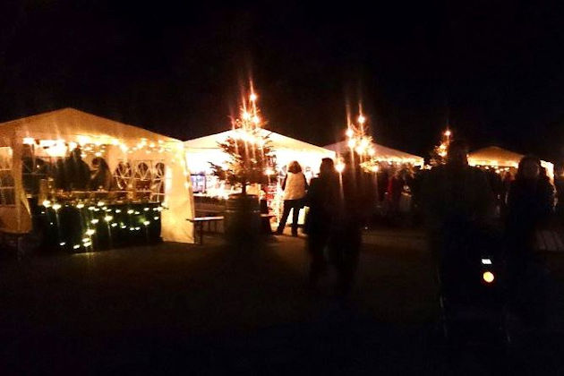 Impressionen vom Glühweinfest mit Königsbacher Weihnachtsmarkt im Weinland Königsbach-Neustadt