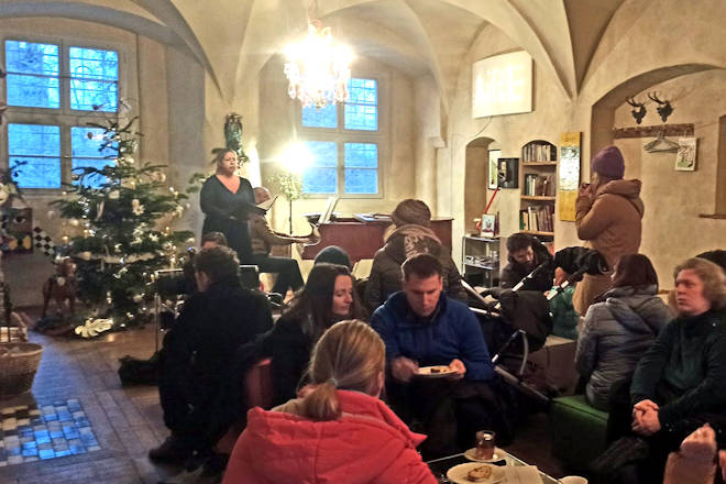Impressionen vom Kunst Weihnachtsmarkt auf Schloss Neuenhagen bei Bad Freienwalde