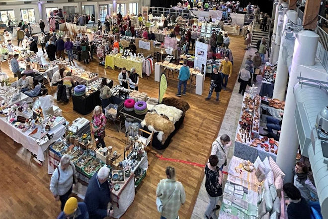 Impressionen vom Kunsthandwerkermarkt zur Weihnachtszeit in Sankt Leon-Rot