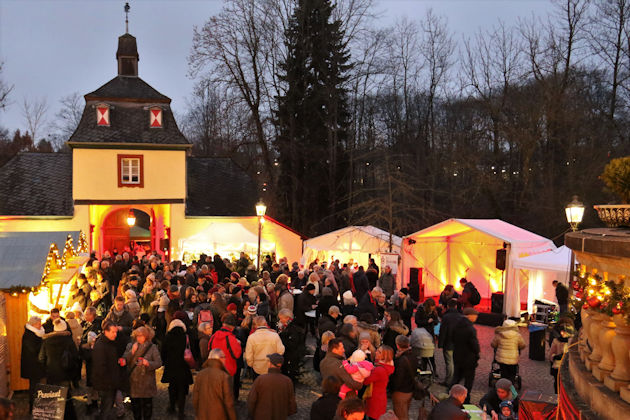 Impressionen vom Weihnachtsmarkt auf Schloss Eulenbroich in Rösrath
