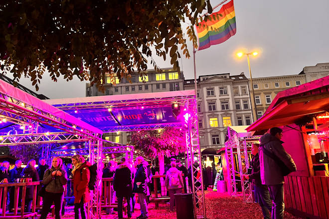 Impressionen vom schwul-lesbischen Weihnachtsmarkt Winter Pride in Hamburg-St. Georg.
