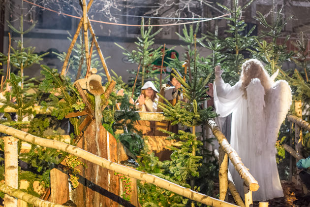 Impressionen vom Weihnachtsdorf in Andernach mit Lebender Krippe