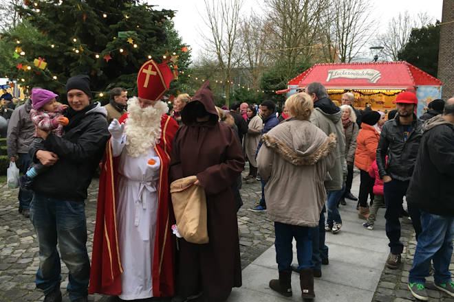 Impressionen vom Weihnachtsmarkt am Schloss Neersen in Willich