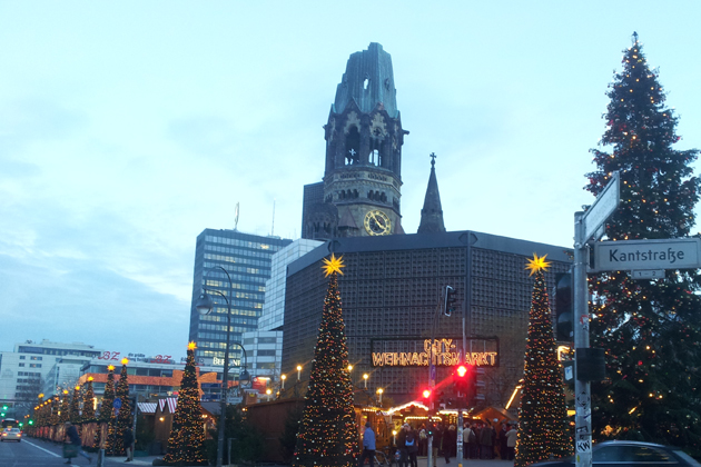Weihnachtsmarkt an der Gedächtniskirche in Berlin-Charlottenburg