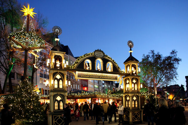 Impressionen vom Weihnachtsmarkt auf dem Alten Markt und Heumarkt in Köln