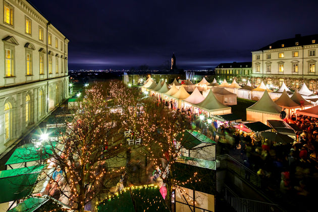 Impressionen vom Unikat-Weihnachtsmarkt auf Schloss Bensberg in Bergisch Gladbach