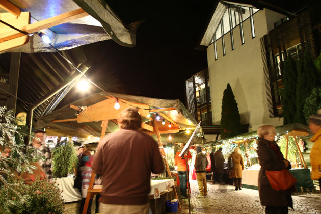 Eindrücke vom Künstler- & Weihnachtsmarkt direkt am und im Hotel Hirschen in Glottertal