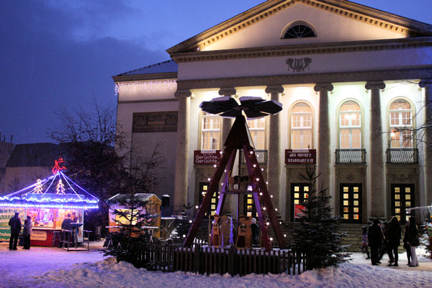 Eindrücke vom Weihnachtsmarkt auf dem Theaterplatz in Nordhausen