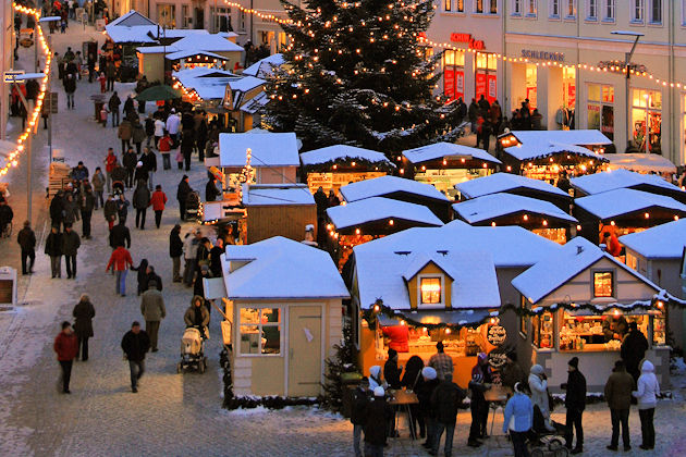 Impressionen vom Weihnachtsmarkt mit Lichtelfest in Schneeberg