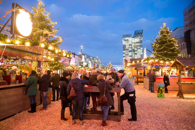 Impressionen vom Weihnachtsmarkt Santa Pauli in Hamburg Sankt Pauli